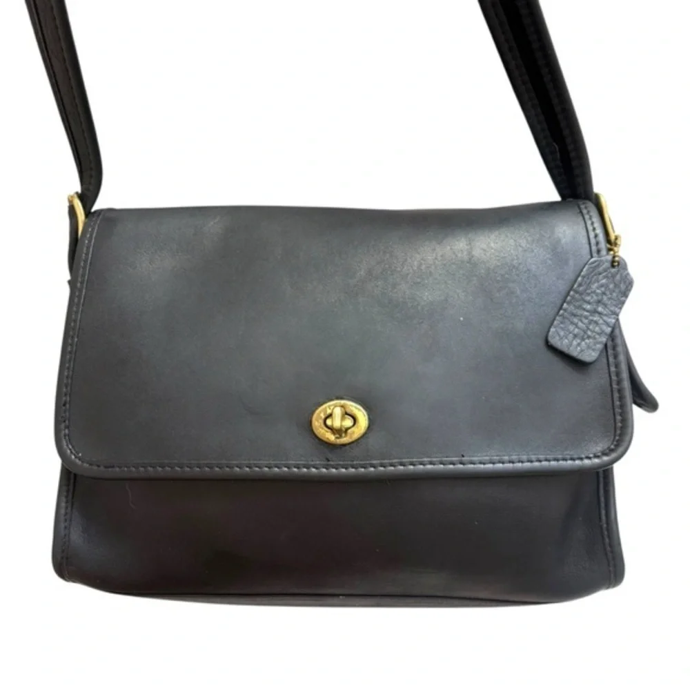 Coach vintage black leather New York City Spectator bag